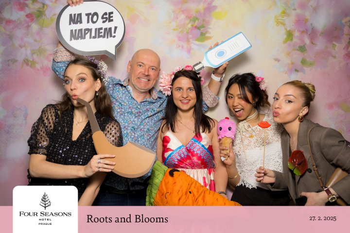 FOUR SEASONS HOTEL PRAGUE - Roots and Blooms